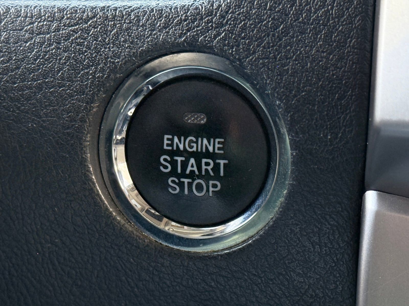 Used 2014 Toyota 4Runner Limited image 29