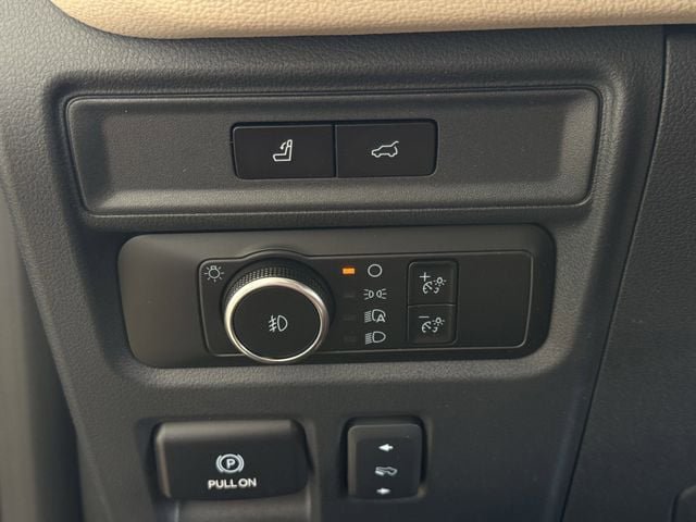 Used 2024 Ford Expedition Max Limited RWD image 25