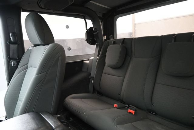 Used 2020 Jeep Wrangler Sport AWD/4WD image 16