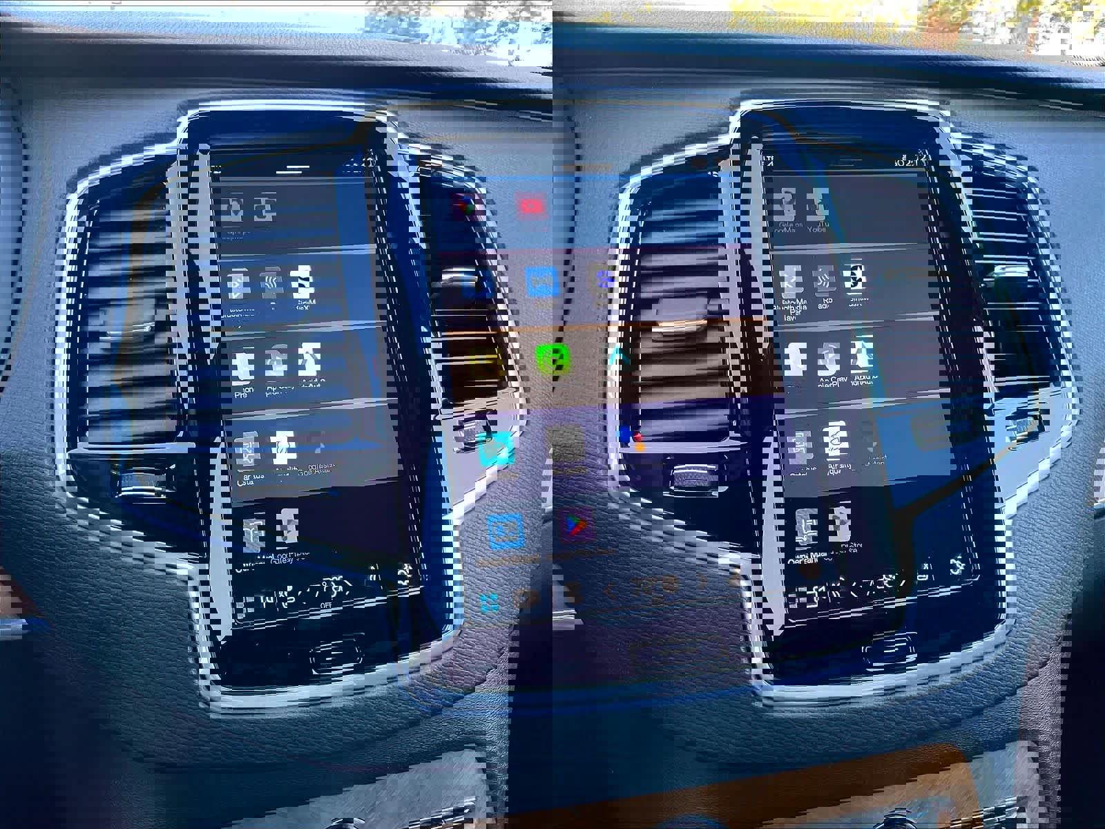 Used 2023 Volvo XC90 T8 Plus image 36