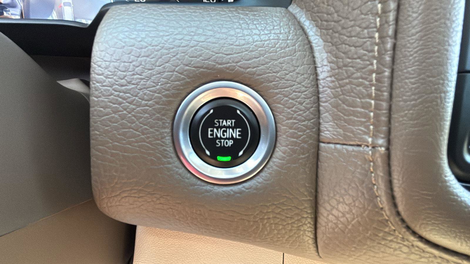 Used 2021 GMC Yukon Denali w/ Denali Ultimate Package AWD/4WD image 10