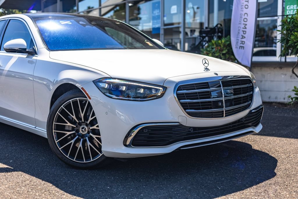 Used 2022 Mercedes-Benz S 580 4MATIC Sedan image 3