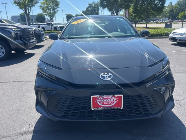 Used 2025 Toyota Camry SE FWD image 2