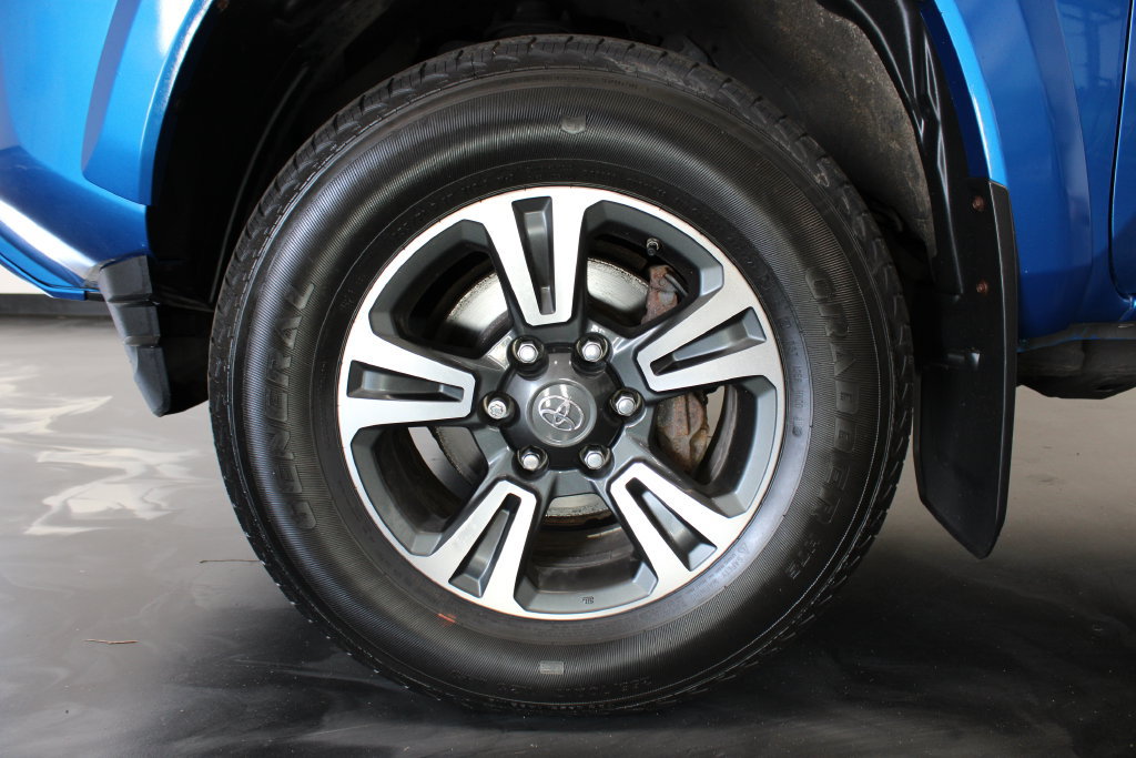 Used 2016 Toyota Tacoma SR5 AWD/4WD image 21