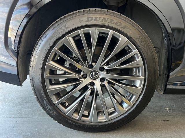 Used 2024 Lexus RZ 450e Premium AWD/4WD image 11