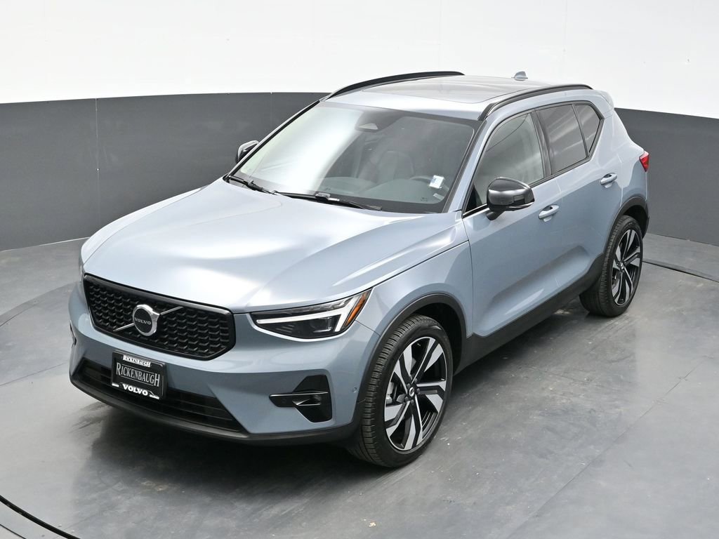 Used 2023 Volvo XC40 B5 Ultimate w/ Protection Package Premier image 33