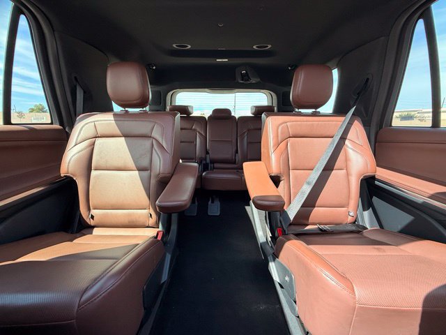 Used 2025 Lincoln Navigator Reserve AWD/4WD image 16