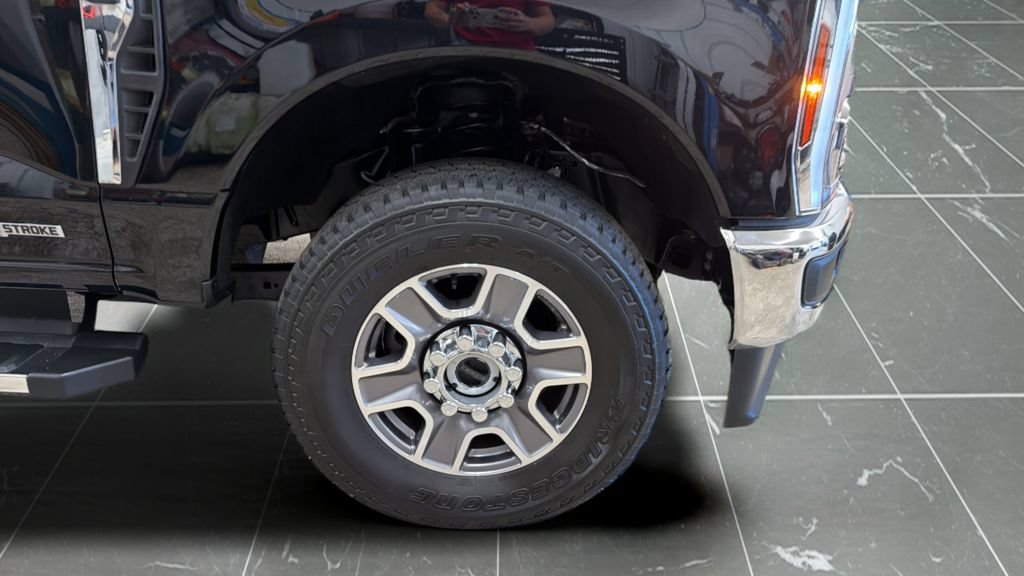 Used 2025 Ford F250 Lariat AWD/4WD image 25