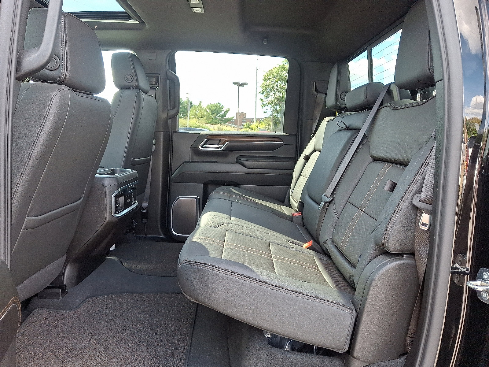 Used 2024 Chevrolet Silverado 2500 High Country image 10