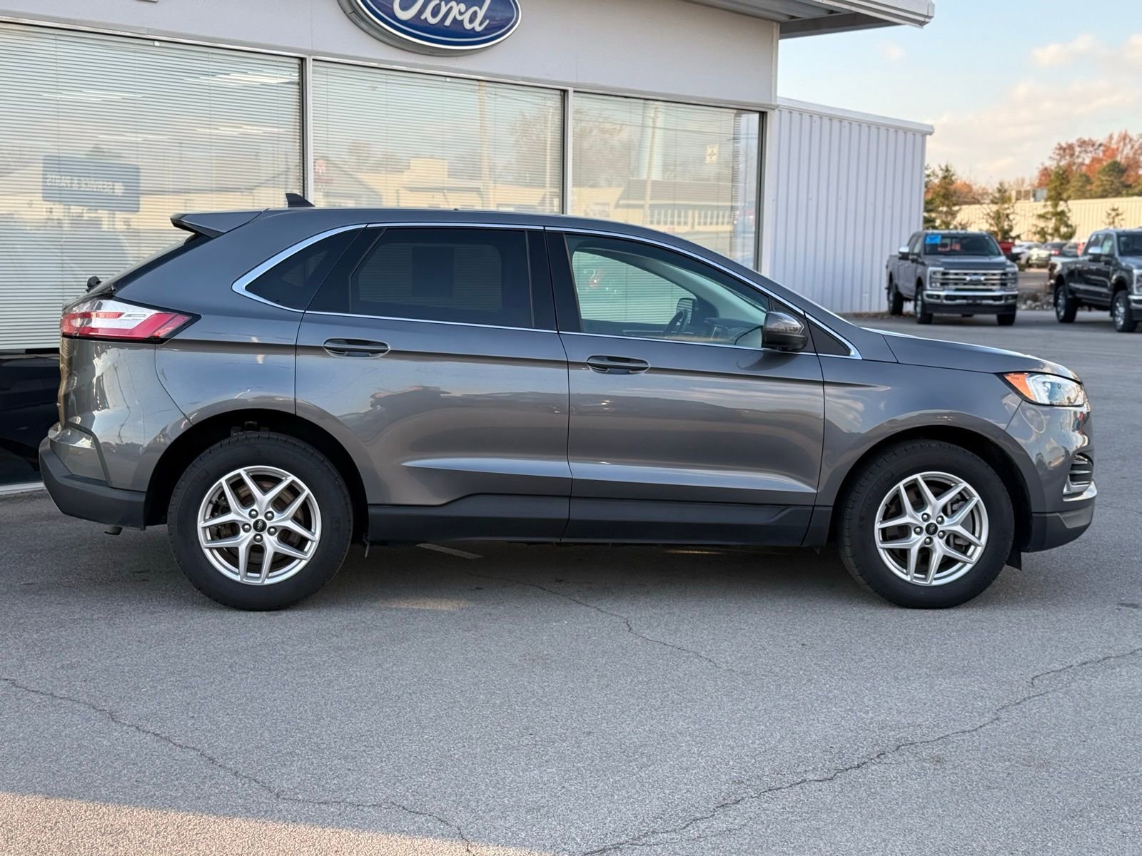 Used 2024 Ford Edge SEL w/ Convenience Package image 6