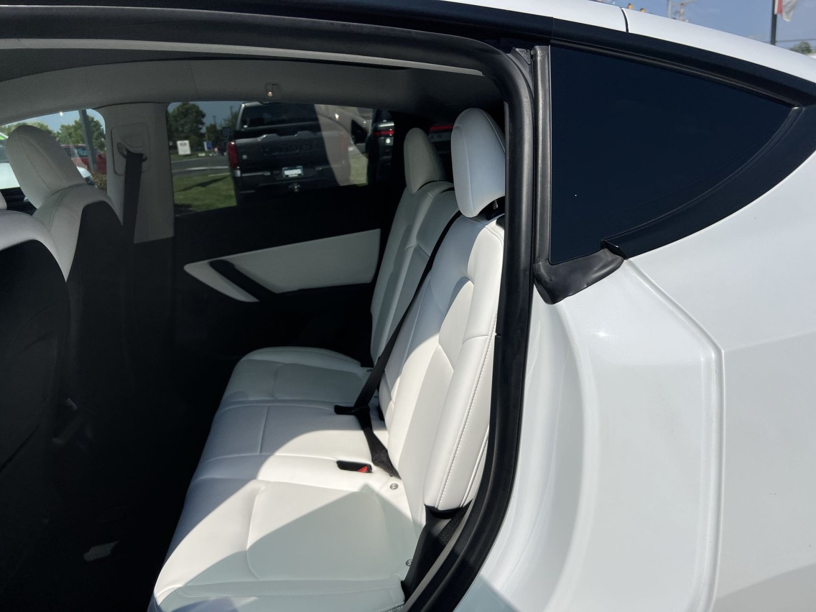 Used 2021 Tesla Model Y Long Range AWD/4WD image 25