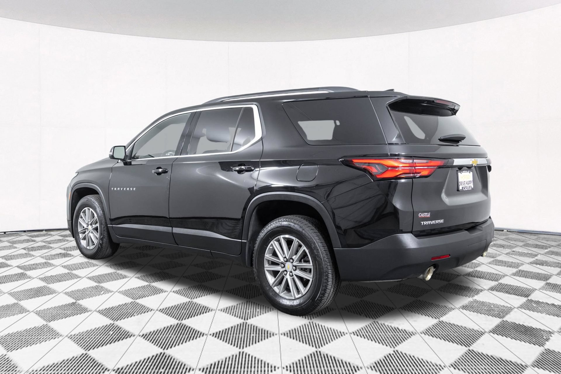 Used 2023 Chevrolet Traverse LT FWD image 16