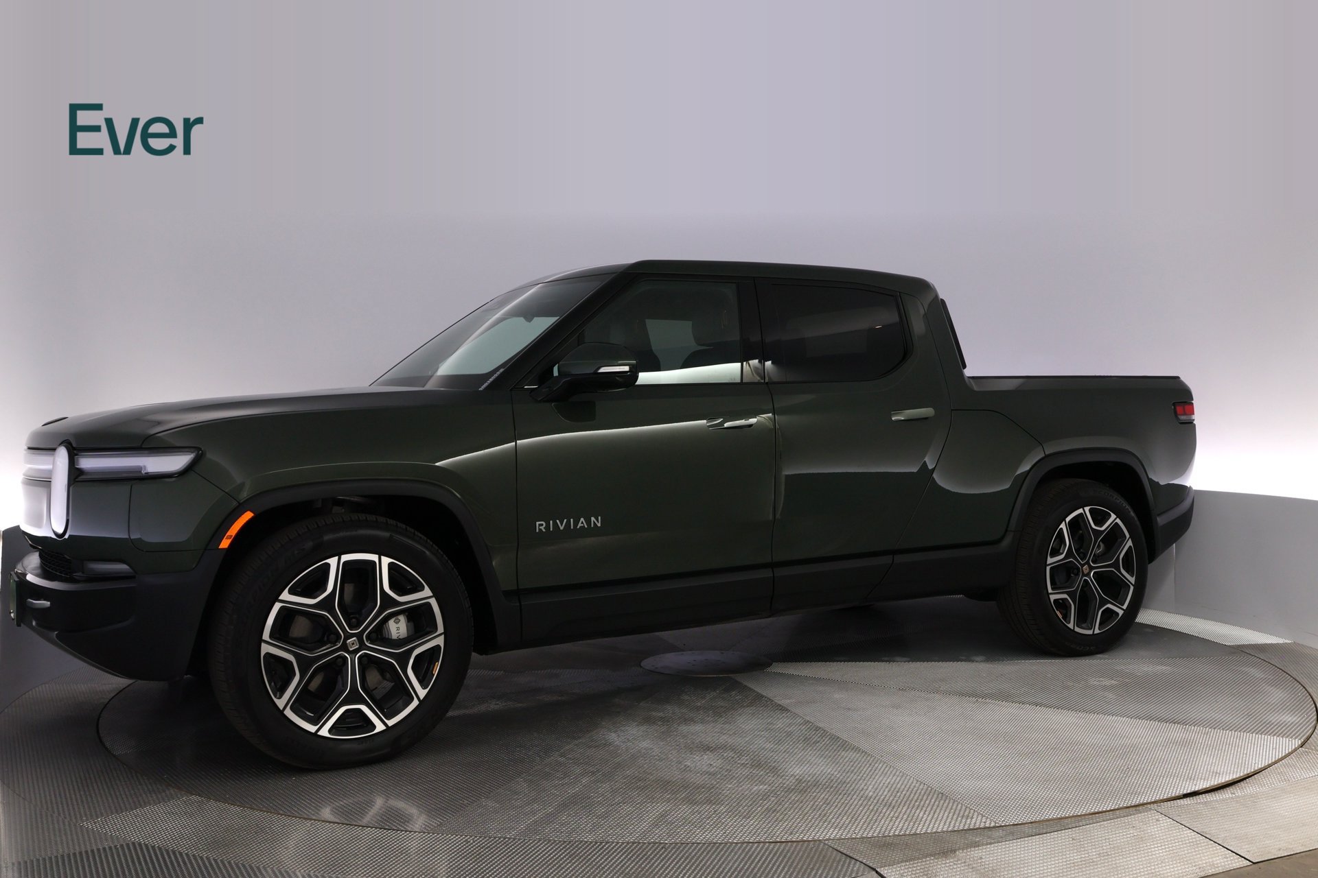 Used 2025 Rivian R1T Adventure Dual AWD/4WD image 18