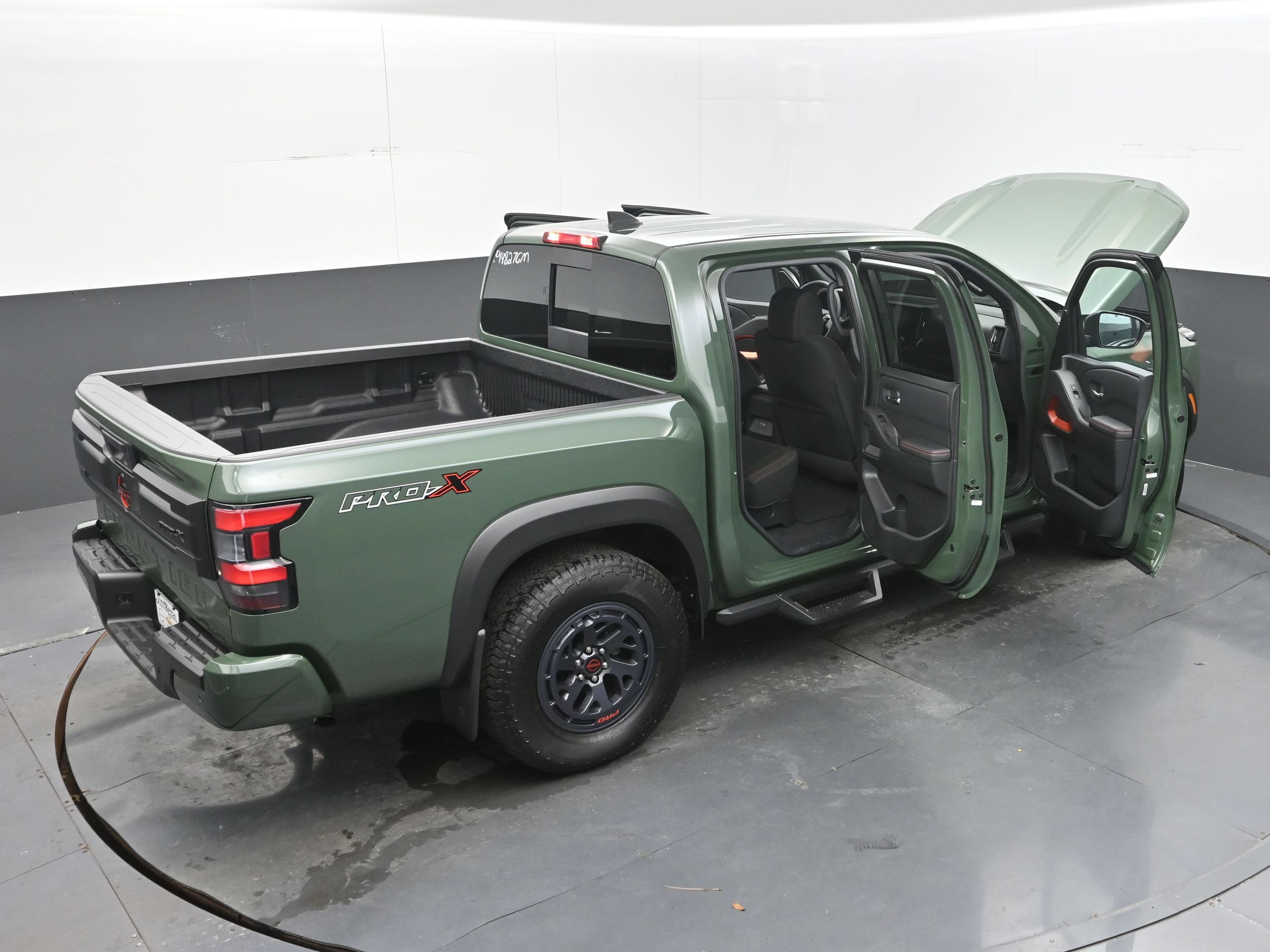 Used 2025 Nissan Frontier Pro-X RWD image 41