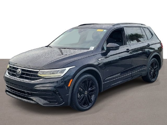 Certified 2022 Volkswagen Tiguan SE R-Line FWD image 2
