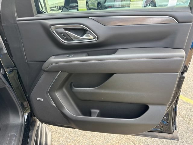 Used 2024 GMC Yukon AT4 w/ Technology Package AWD/4WD image 17