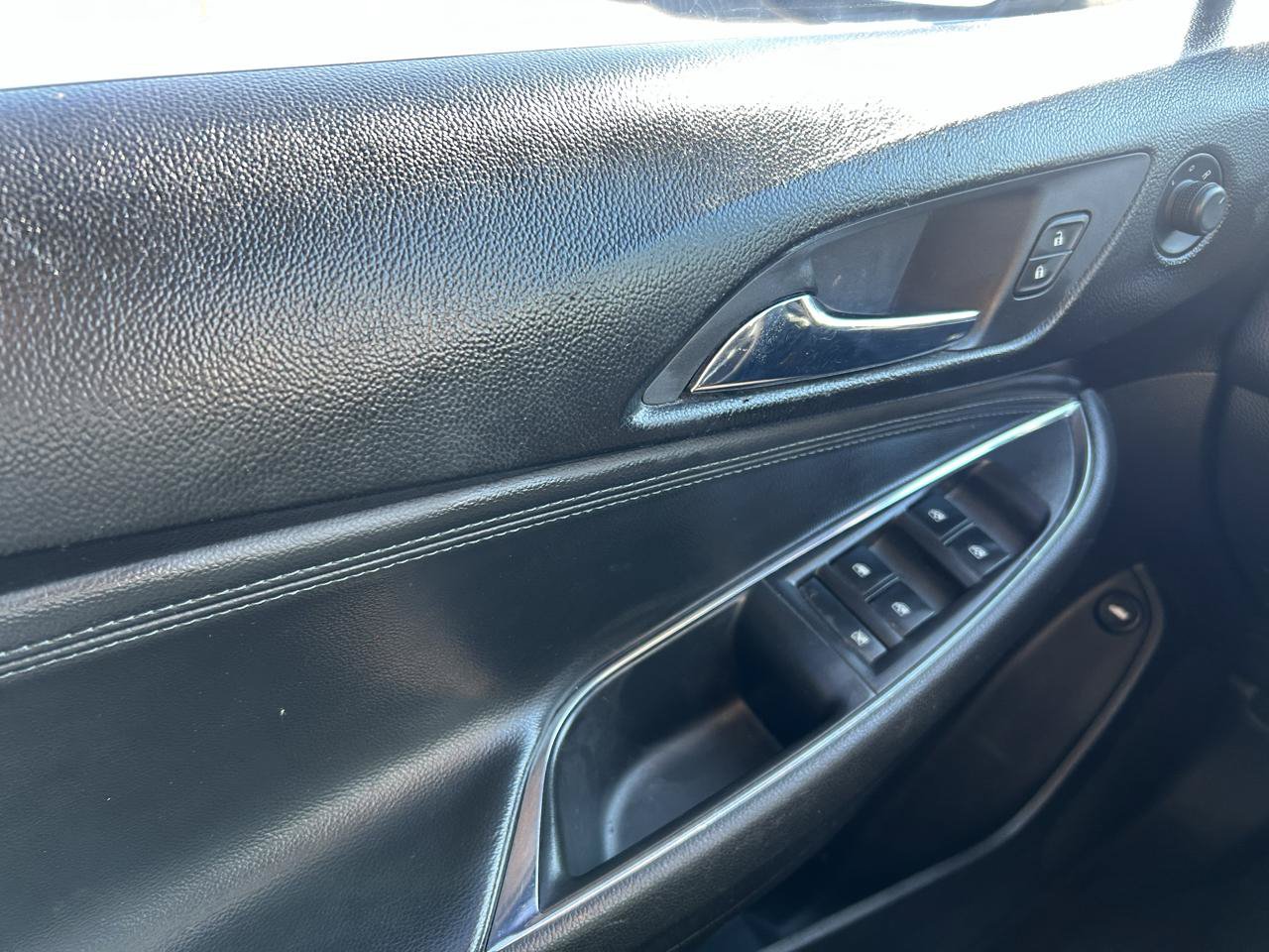 Used 2017 Chevrolet Cruze Premier FWD image 27