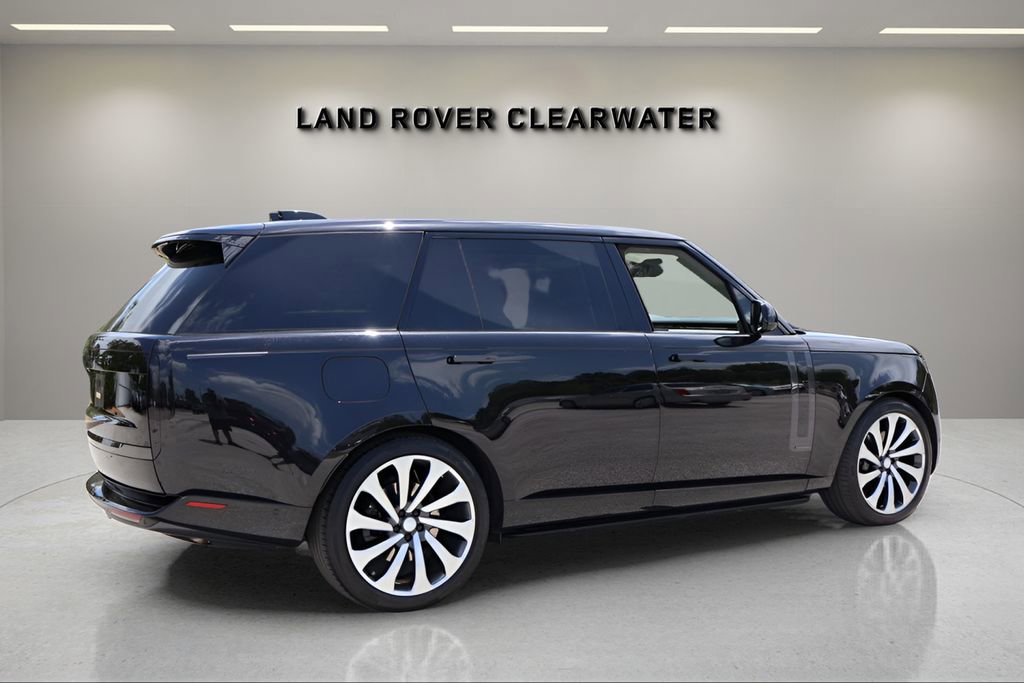 Used 2025 Land Rover Range Rover Long Wheelbase Autobiography AWD/4WD image 4
