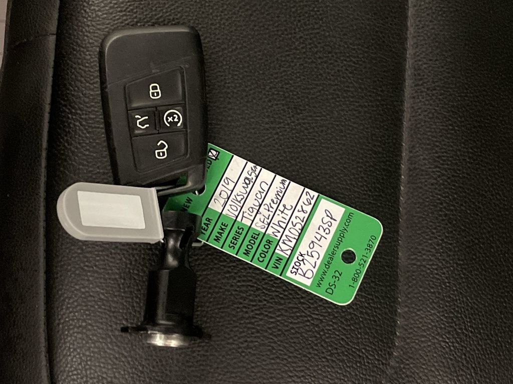 Used 2019 Volkswagen Tiguan SEL Premium R-Line AWD/4WD image 30