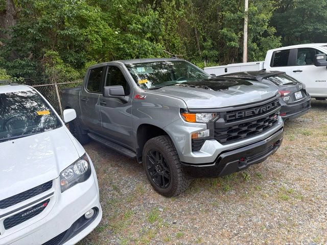 Used 2025 Chevrolet Silverado 1500 Custom Trail Boss AWD/4WD image 4