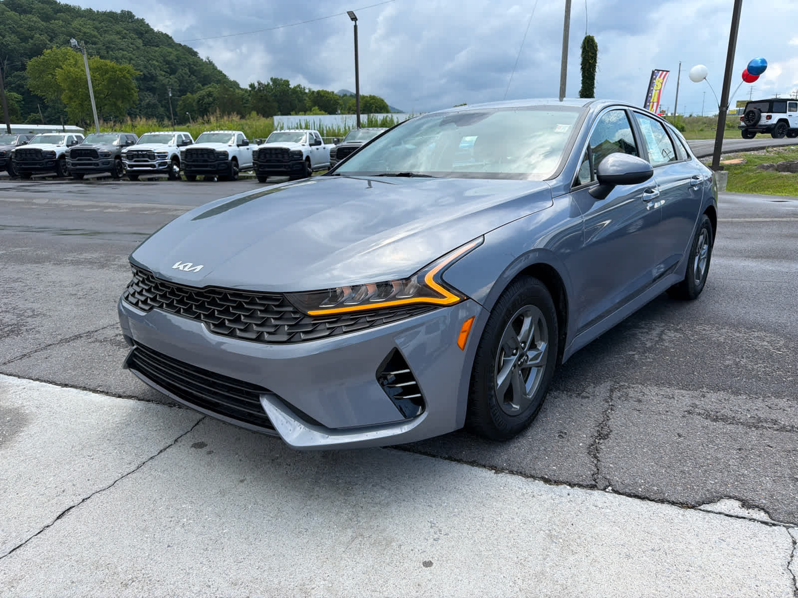 Used 2022 Kia K5 LX FWD image 4