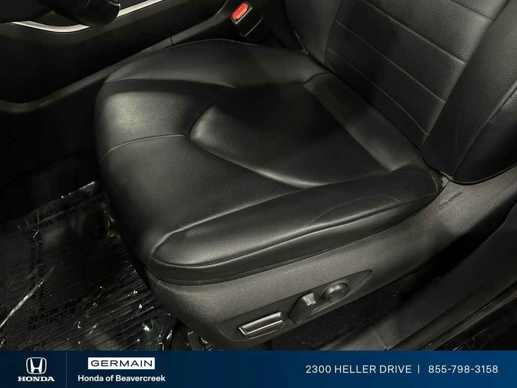 Used 2020 Toyota Highlander XLE AWD/4WD image 19
