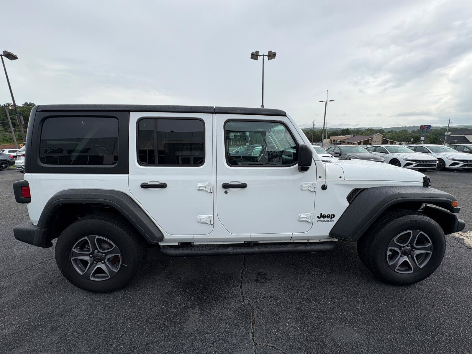 Used 2022 Jeep Wrangler Unlimited Sport AWD/4WD image 5