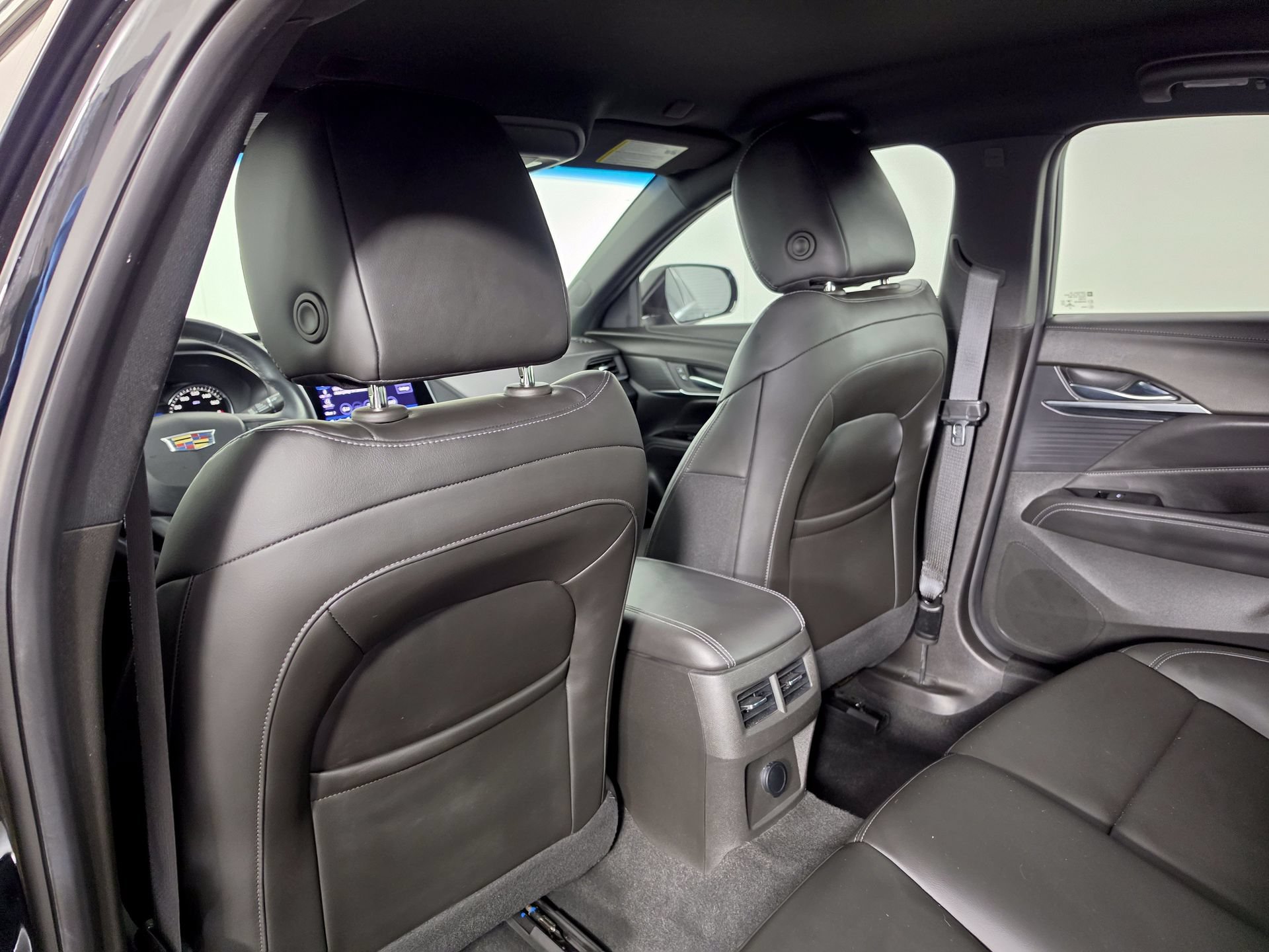Used 2023 Cadillac CT4 Luxury RWD image 36