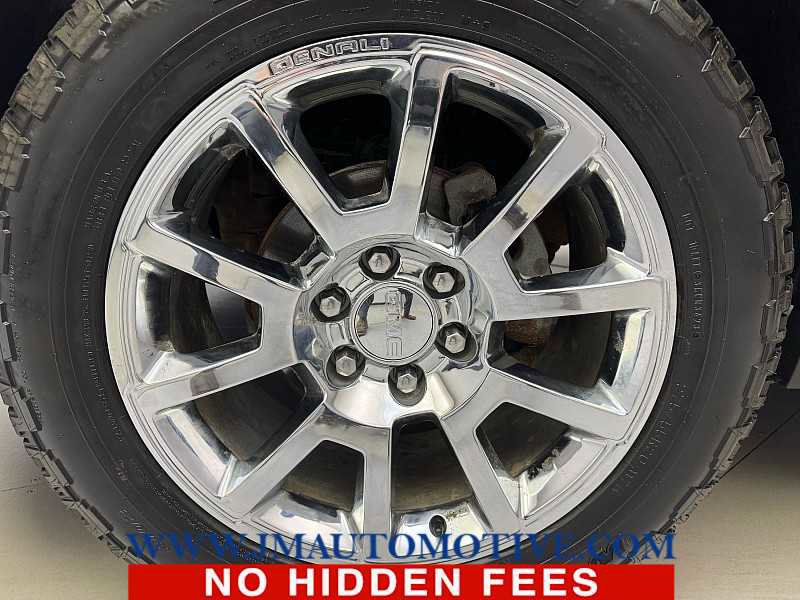 Used 2019 GMC Yukon Denali image 9