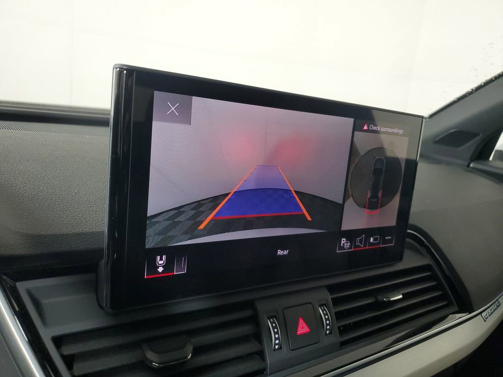 Used 2024 Audi Q5 e Prestige w/ Prestige Package image 29