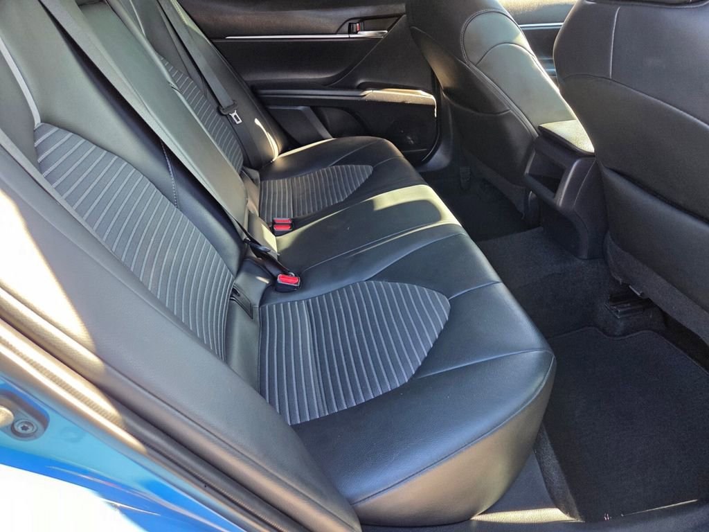 Used 2023 Toyota Camry SE AWD/4WD image 18