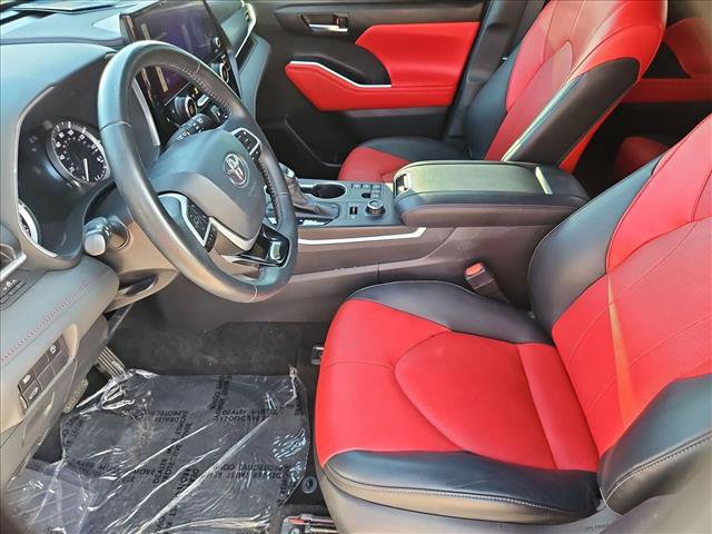 Used 2024 Toyota Highlander XSE AWD/4WD image 23
