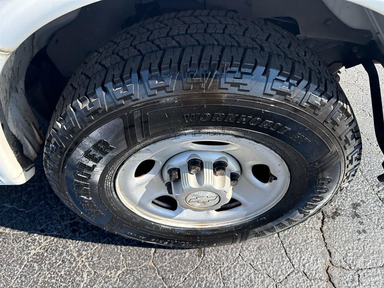 Used 2016 Chevrolet Express 2500 RWD image 10