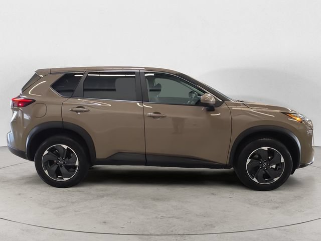 Used 2025 Nissan Rogue SV AWD/4WD image 4