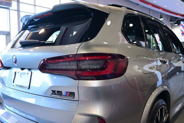 Used 2022 BMW X5 M w/ Competition Package 2 AWD/4WD image 11