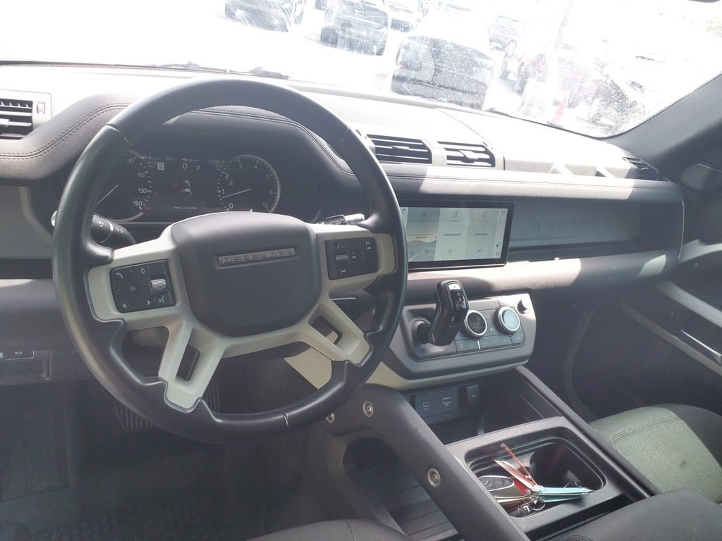 Used 2022 Land Rover Defender 90 AWD/4WD image 17