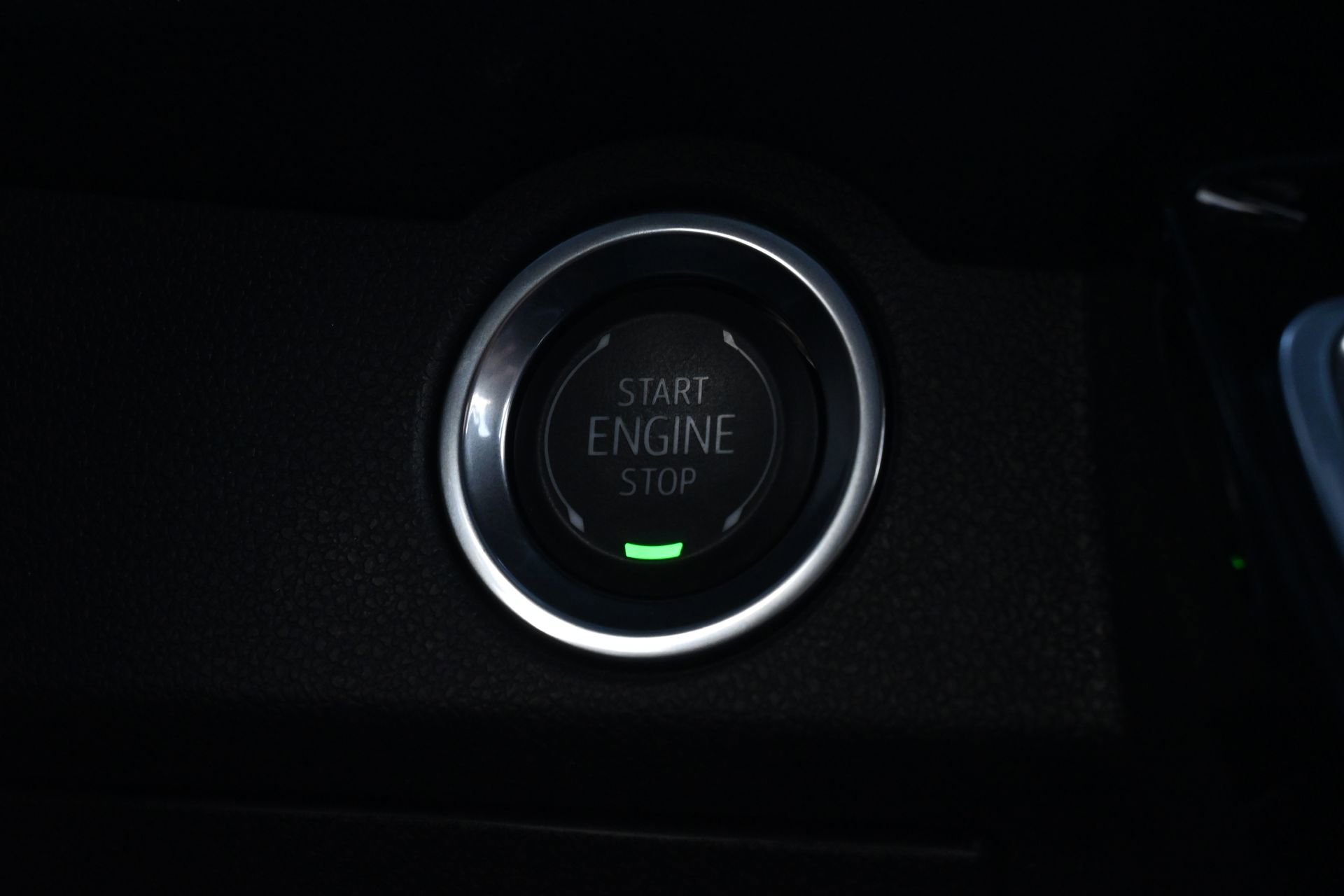 Used 2025 Chevrolet Traverse High Country FWD image 14