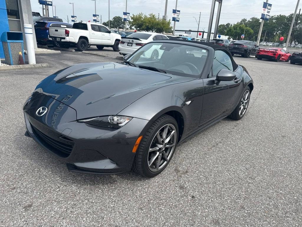 Used 2023 MAZDA MX-5 Miata Grand Touring RWD image 2
