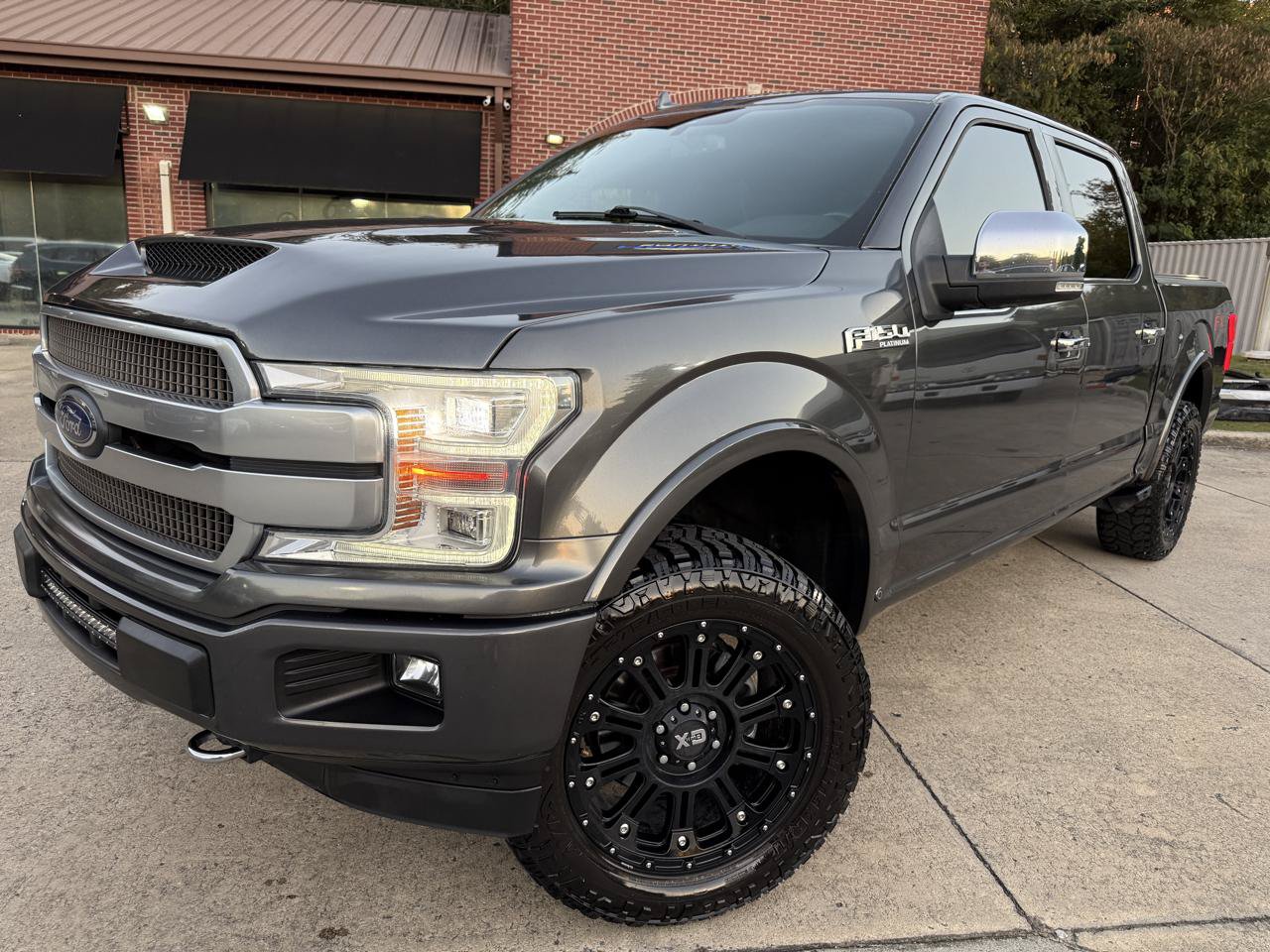 Used 2018 Ford F150 Platinum w/ Equipment Group 701A Luxury AWD/4WD image 2