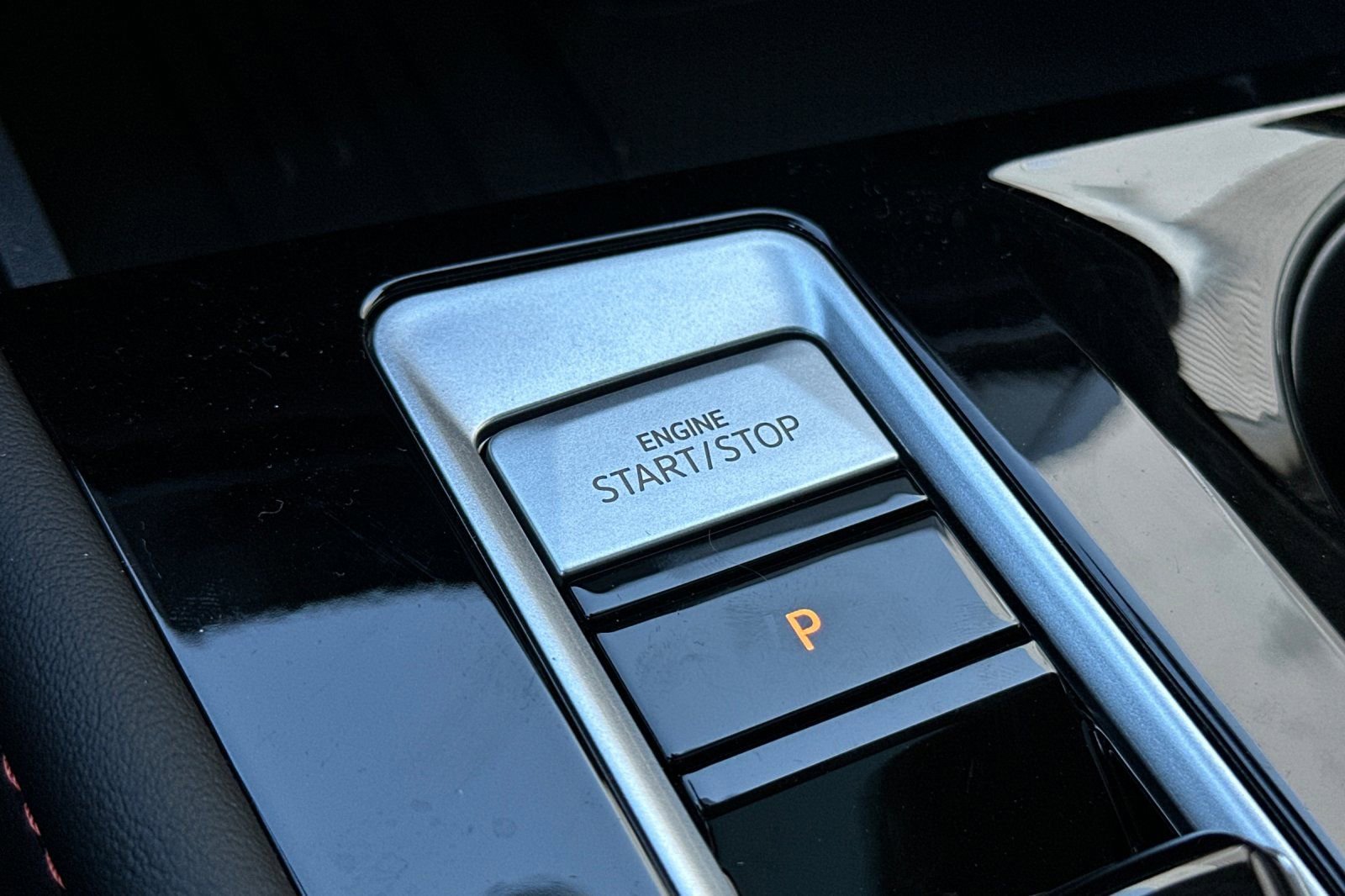 New 2025 Volkswagen Atlas Peak Edition SE image 23