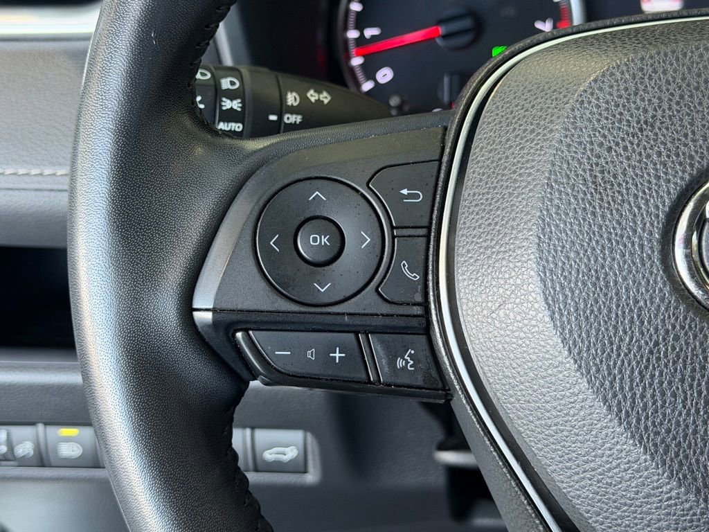 Certified 2022 Toyota RAV4 XLE Premium FWD image 25
