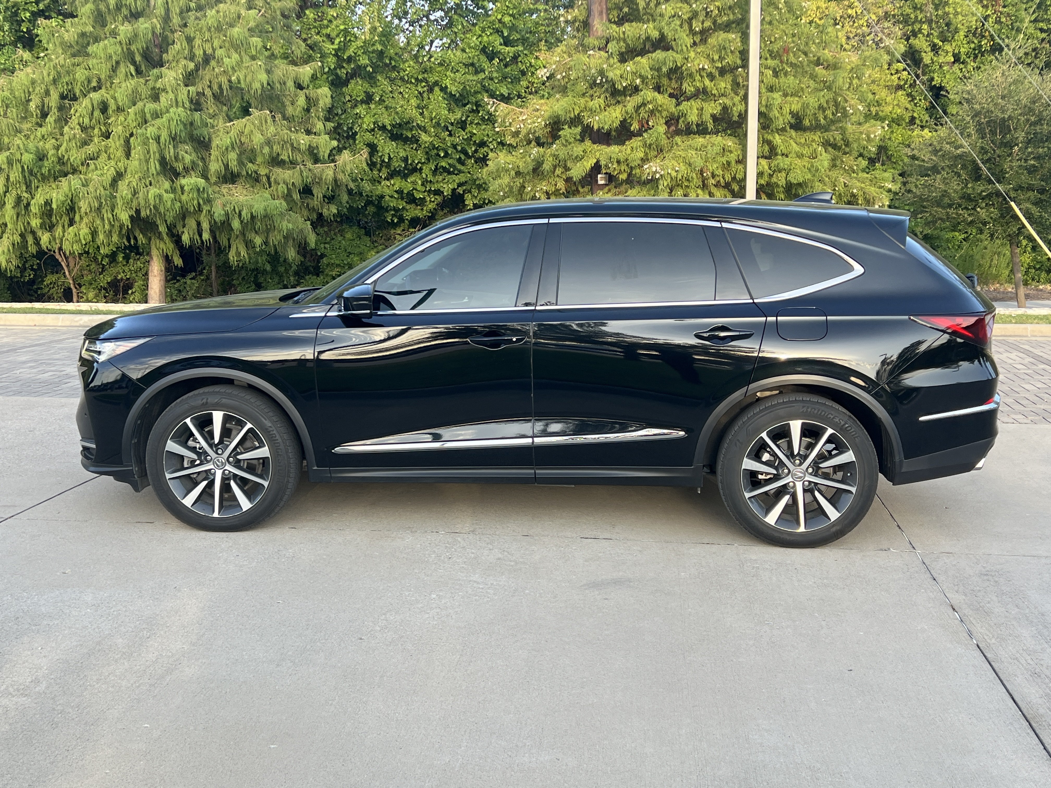 Used 2025 Acura MDX w/ Technology Package FWD image 6
