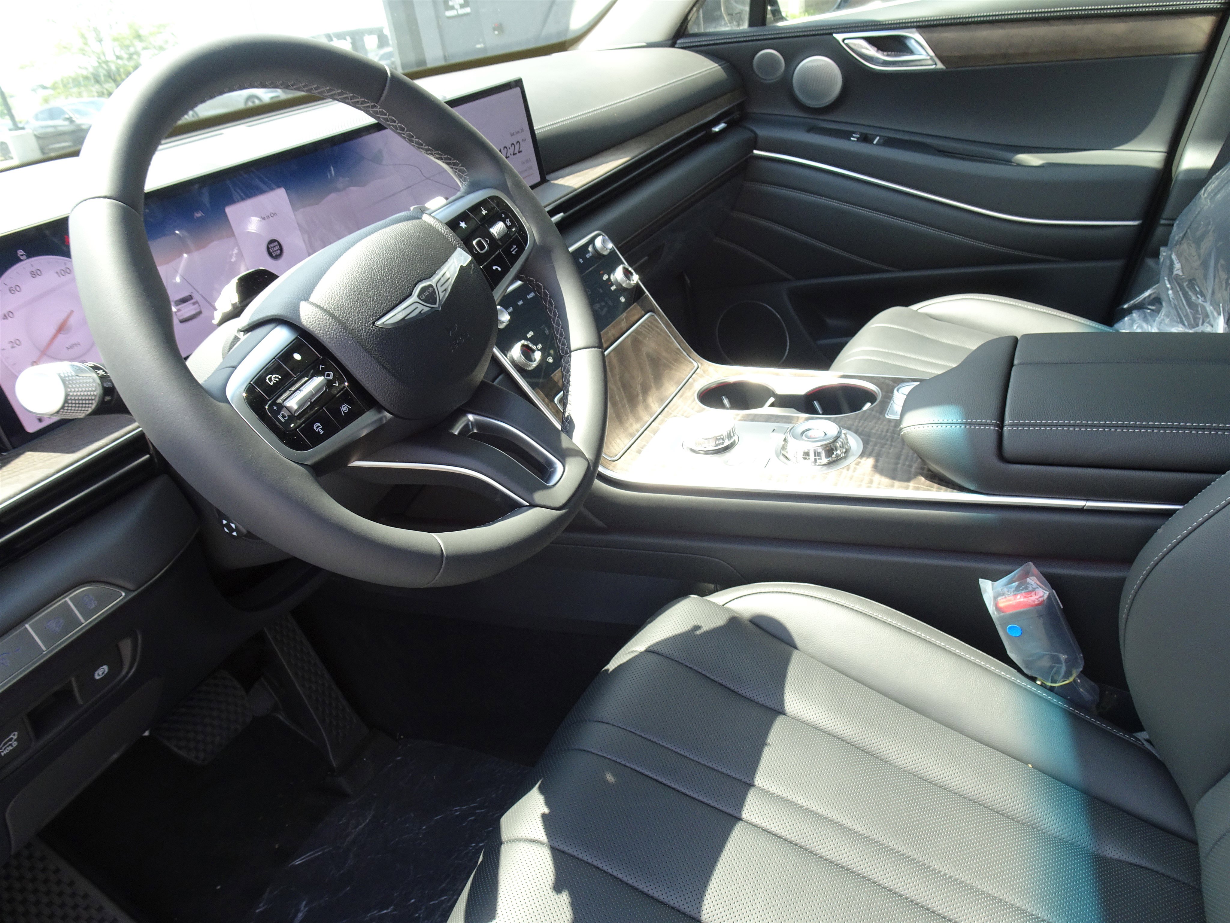 New 2025 Genesis GV80 2.5T Advanced image 11