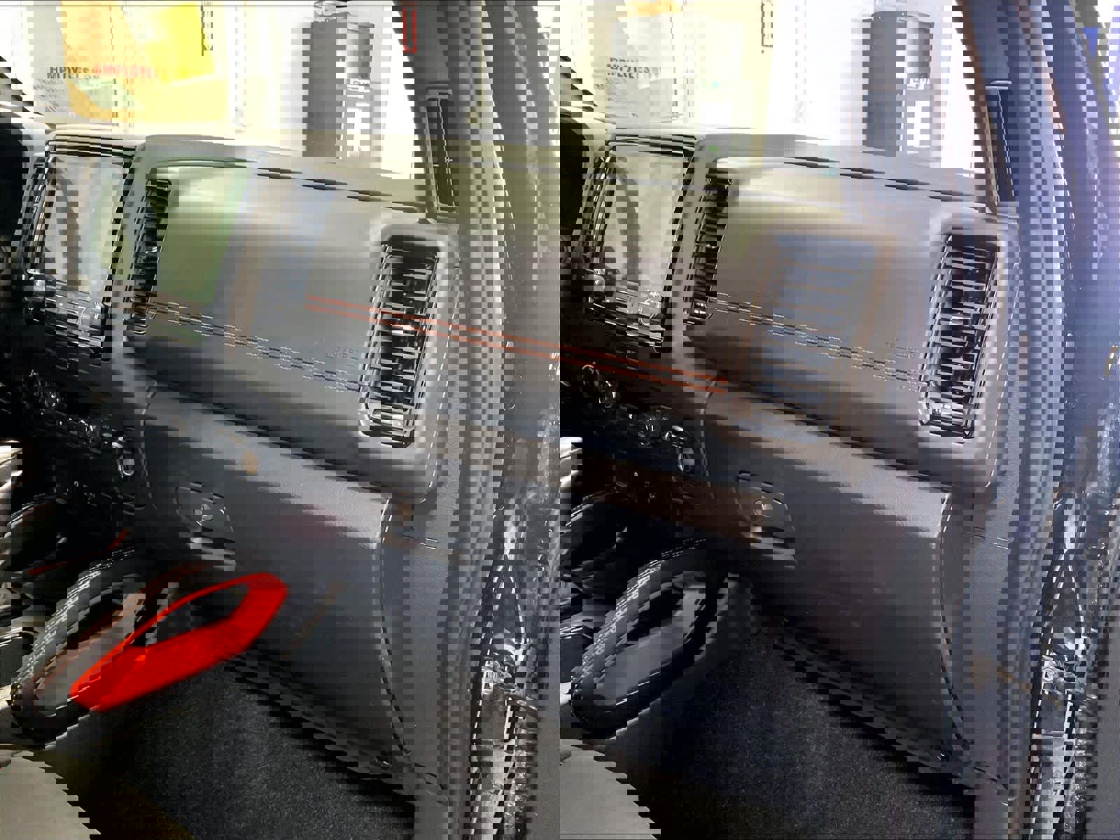 Certified 2022 Nissan Frontier PRO-4X w/ Technology Package AWD/4WD image 13