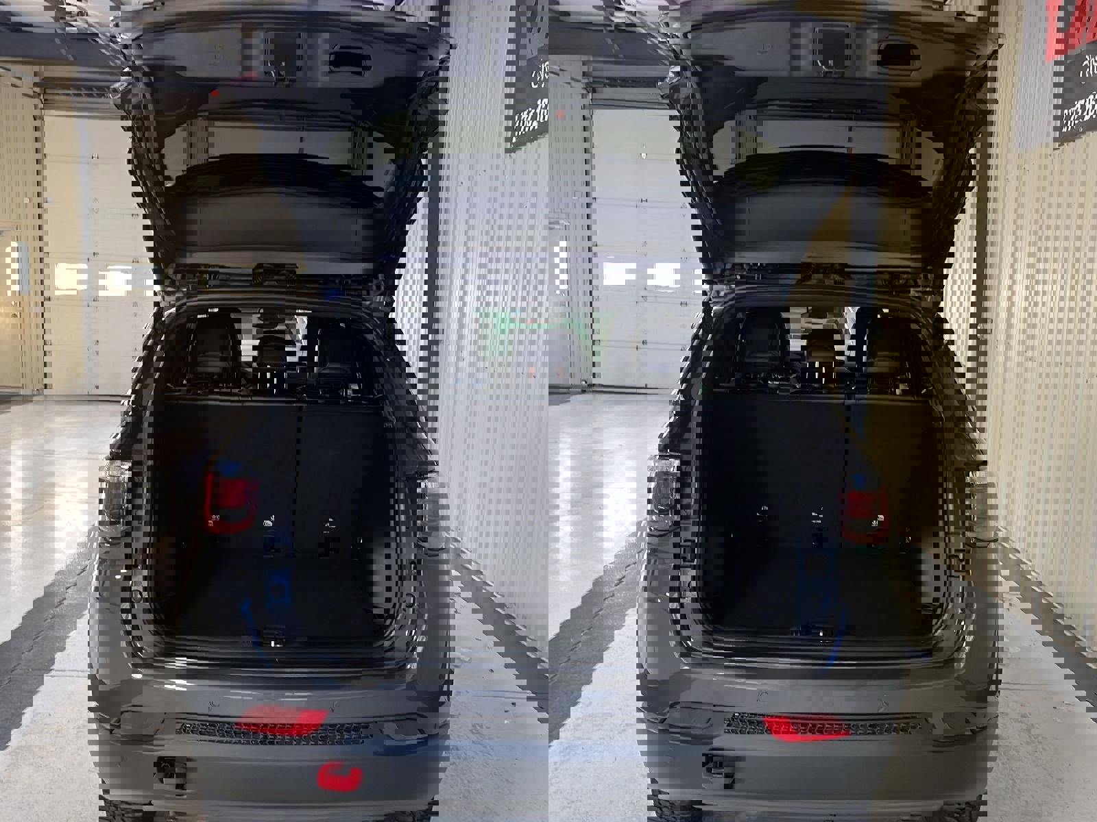 Used 2024 Jeep Compass Trailhawk image 9