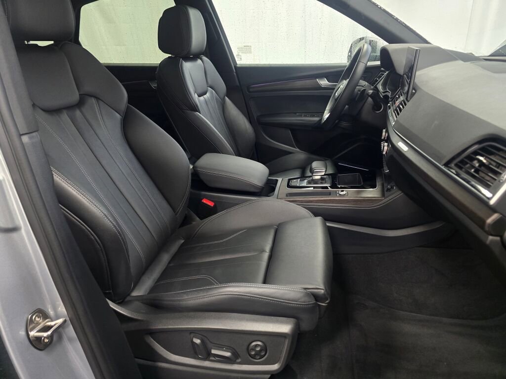 Certified 2025 Audi Q5 2.0T Premium Plus image 27