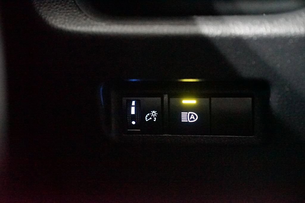 Used 2021 Toyota RAV4 LE image 22