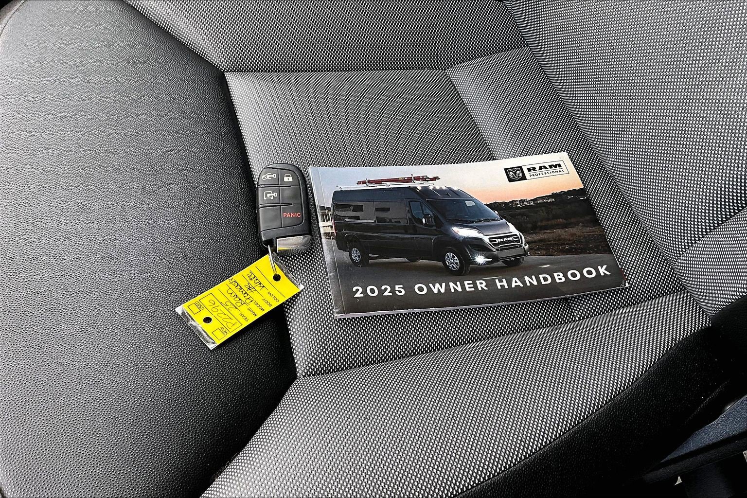 Used 2025 RAM ProMaster 2500 w/ Convenience Group FWD image 11