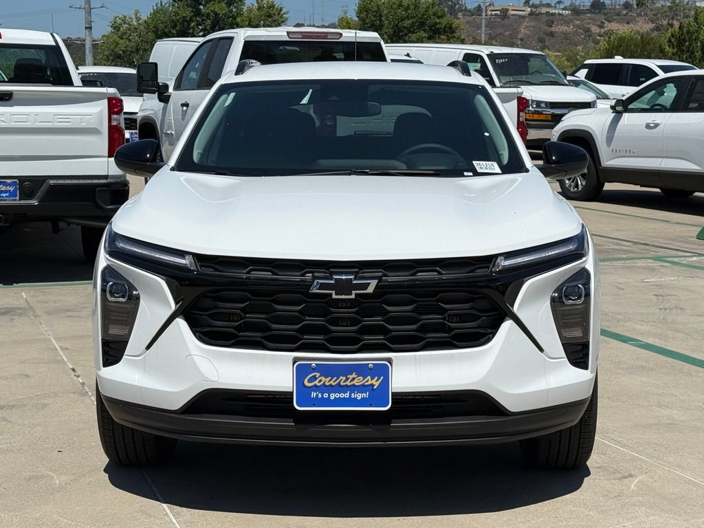 New 2026 Chevrolet Trax LT w/ Driver Confidence Package FWD image 3