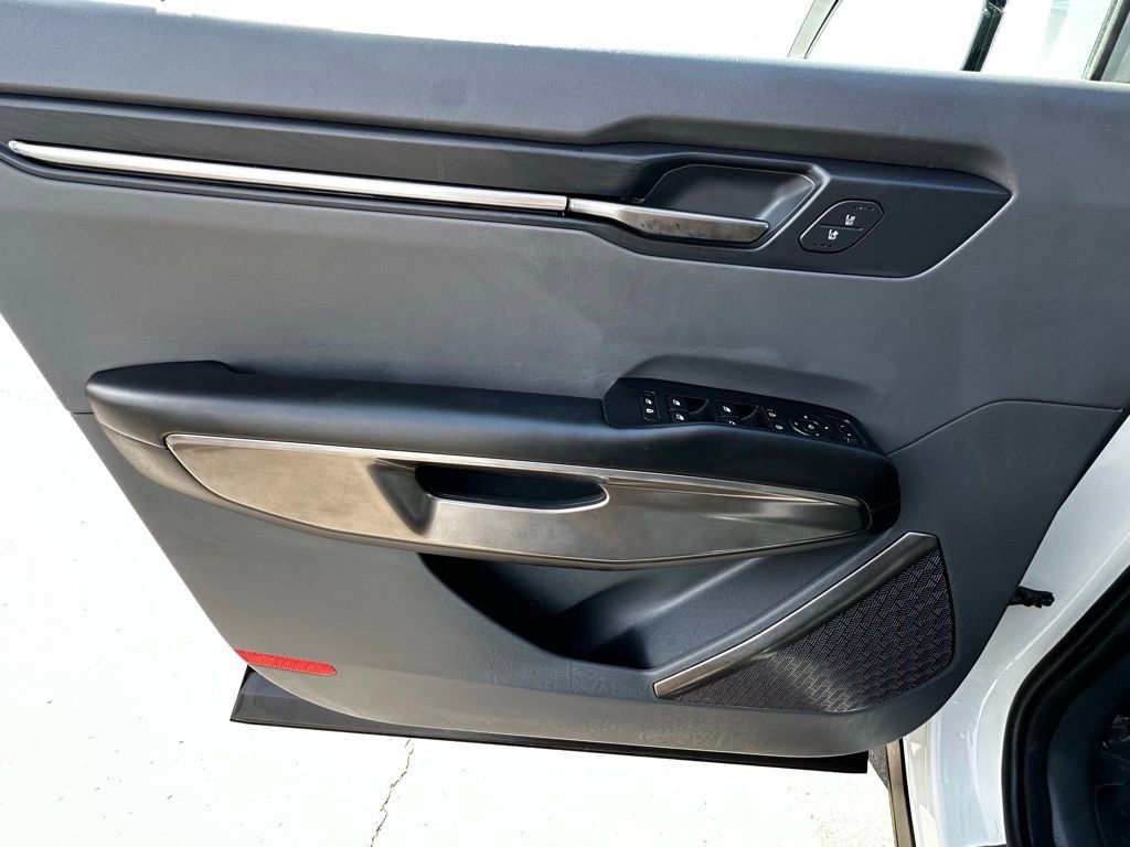 Used 2024 Kia EV9 Light Long Range RWD image 13